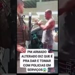 Policial armado surta em Salvador na Bahia ! Após bater boca com colegas de farda o praça entrou no seu carro e foi embora.
