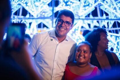 Em Camaragibe, Diego Cabral inaugura Natal dos Sonhos na Praça Maria Amazonas com shows de luzes e pirotécnico
