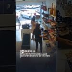 Mulher é flagrada furtando sandália no meio das pernas em Shopping de Brasília!
