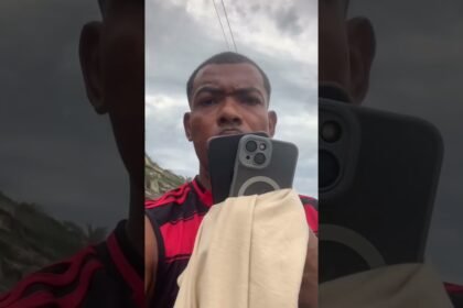 Homem captura assaltante obrigou o criminoso a devolver os celulares roubados no Centro do Rio de Janeiro!