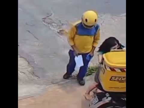 ENTREGADOR DOS CORREIOS É ACUSADO DE FILMAR POR BAIXO DA SAIA DE MULHER DURANTE ENTREGA EM MONTES CLAROS