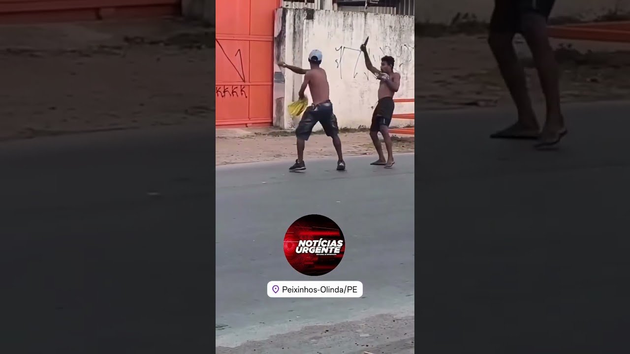 Indivíduos armados de faca brigaram no meio da rua no bairro de Peixinhos em Olinda ! Por sorte ninguém ficou ferido.