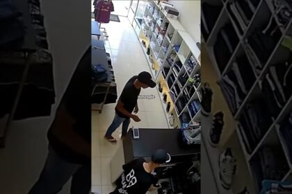 VENDOR ESCAPA DA MORTE APÓS SE ESQUIVAR DE TIRO E PISTOLA DEASSASSINO ENGSGAR! Ele estar vivo é um milagrede Deus!