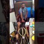 Assaltante coloca faca no pescoço de mulher, para roubar sua barraquinha de lanche !