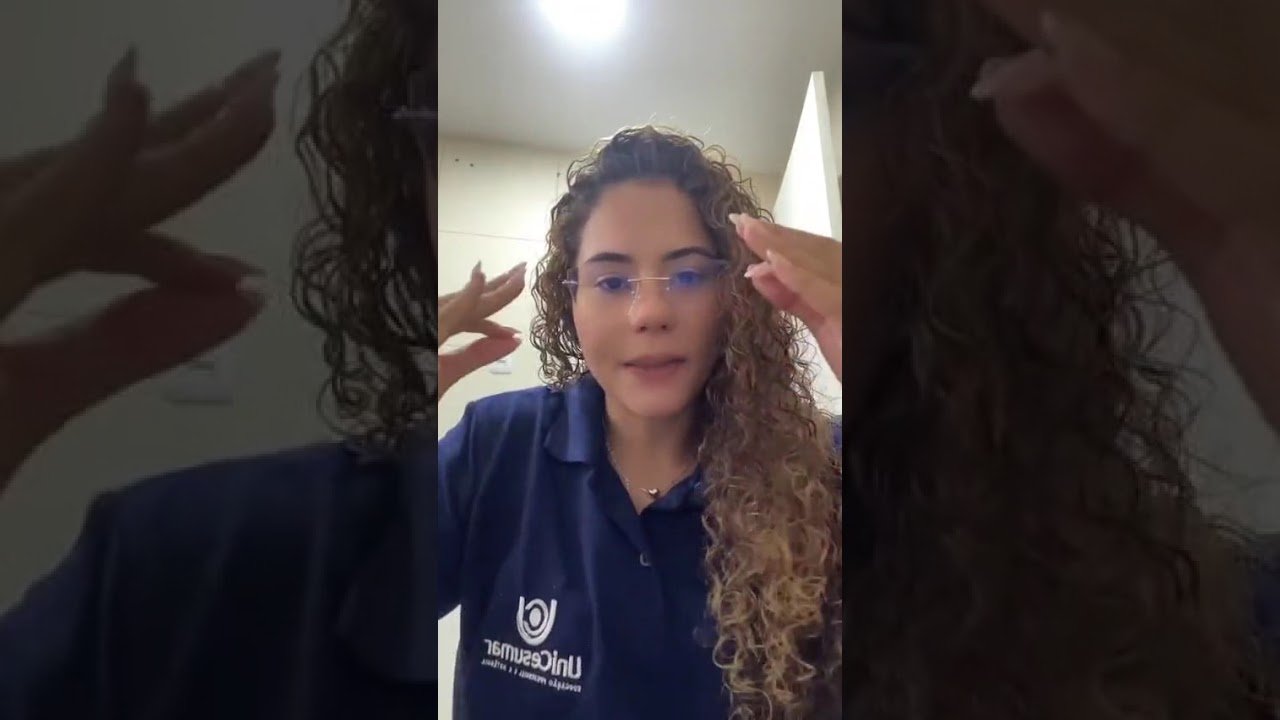 Mulher é criticada nas redes sociais, após reclamar do moto UBER  ! 😱