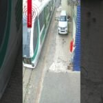 Homem corre e salva pedestre com deficiência auditiva de ser atropelado por trem no Ceará !