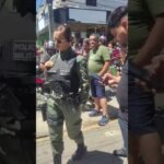 Jiboia de dois metros aparece no meio da feira da Sulanca em Caruaru!