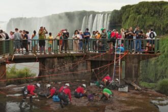 Parque Nacional do Iguaçu recolhe 383 kg de moedas jogadas por turistas nas cataratas