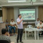 Diego Cabral ouve moradores e marca início de obras após cheia do Canal do Japão