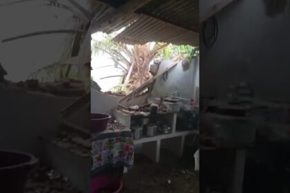 Raio cai e destrói casa na zona rural de Caruaru! Por um verdadeiro milagre de Deus ninguém ficou ferido!