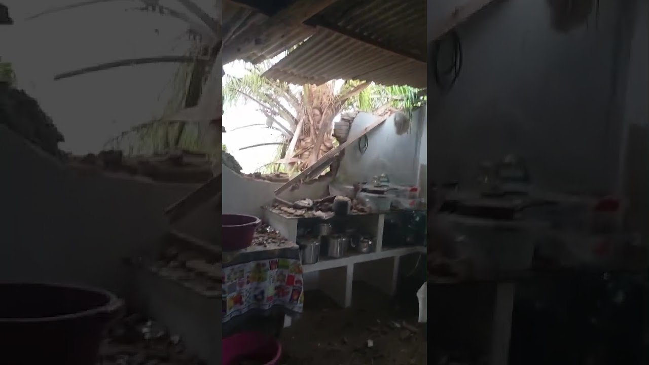 Raio cai e destrói casa na zona rural de Caruaru! Por um verdadeiro milagre de Deus ninguém ficou ferido!