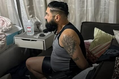 FALSO PROFETA”: PASTOR QUE CHICOTEAVA FIÉIS FOI PEGO NA CAMA COM OUTRO HOMEM