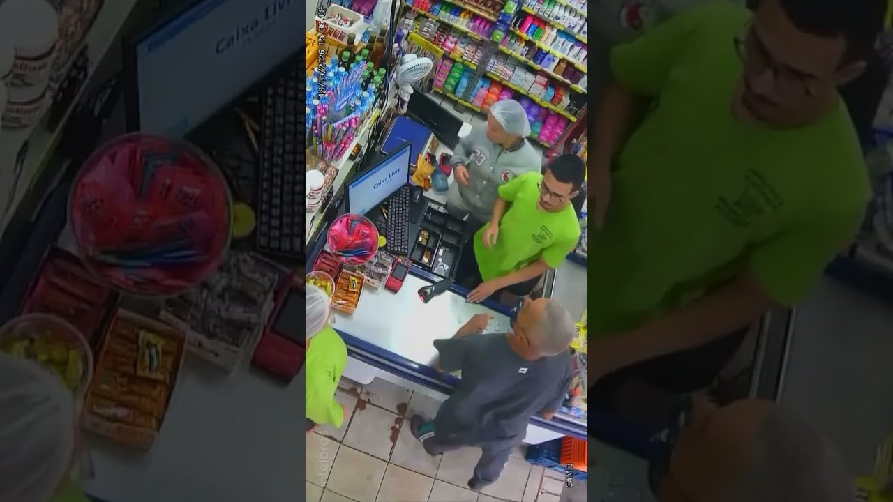 Idoso armado está tocando o terror assaltando vários supermercados em São Paulo!