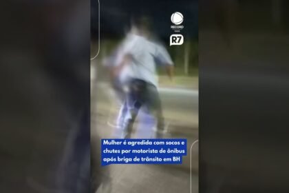 Mulher é agredida com socos e chutes por motorista de ônibus após brigsi ansito em BH