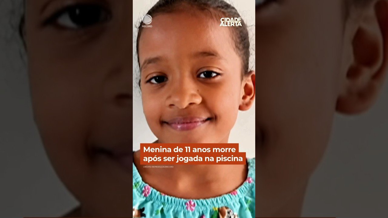 Menina de 11 anos morre após ser jogada na piscina