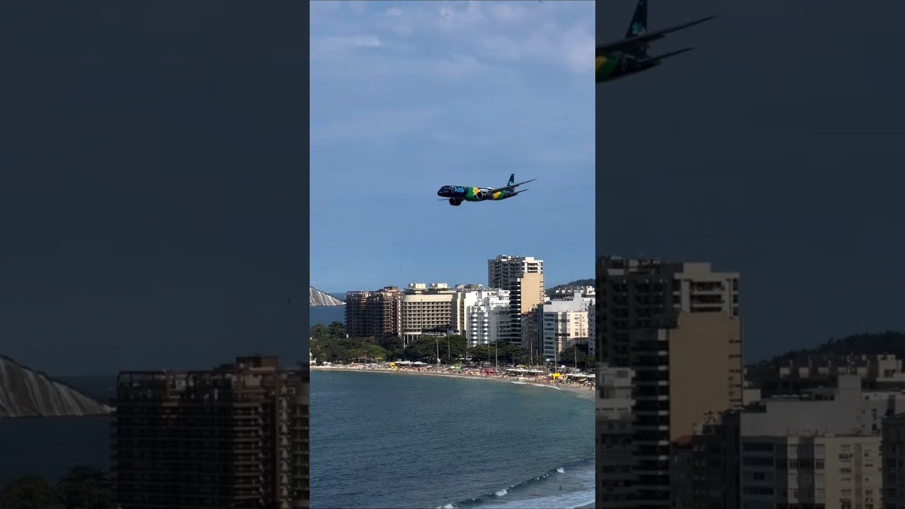 Avião da Azul faz voo rasante e surpreende em Copacabana para homenagear a seleção Brasileira