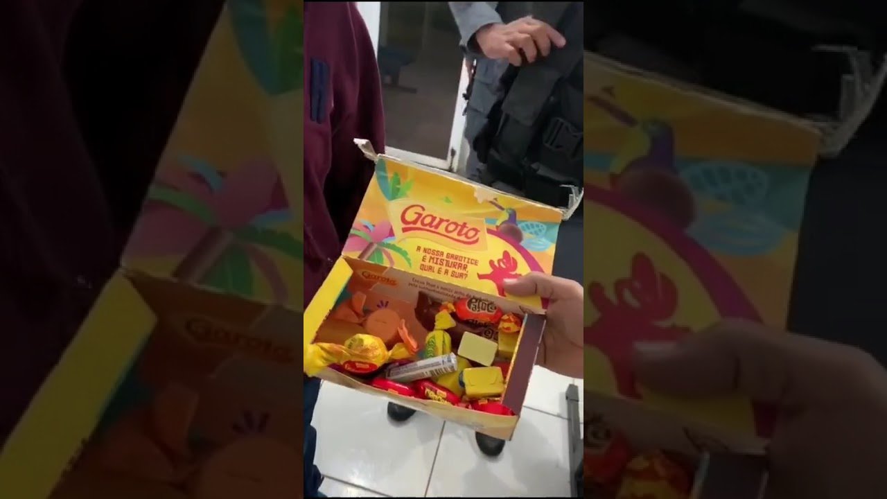 Nunca coma nada oferecido por estranhos !