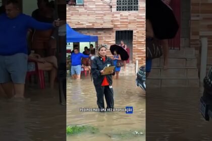 prefeito de Camaragibe DiegoCabral, segue ao lado da população, visitando pessoalmente as áreas de risco e os pontos mais afetados pelas fortes chuvas que caíram nas últimas 24 horas no município.