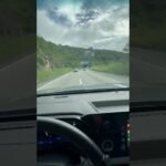 Várias pedras estão caindo na BR-232 na subida da Serra das Russas em Gravatá!