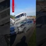 Engavetamento com ao menos 7 veículos interdita rodovia em SP