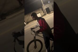 Mãe encontra assaltante que roubou o filho e obriga o criminoso a devolver a bicicleta!