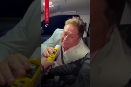 Leonardo canta para policial ao zerar teste do bafômetro, e Poliana brinca: ‘Milagre’ Leonardo canta para policial ao zerar teste do bafômetro, e Poliana brinca: ‘Milagre’