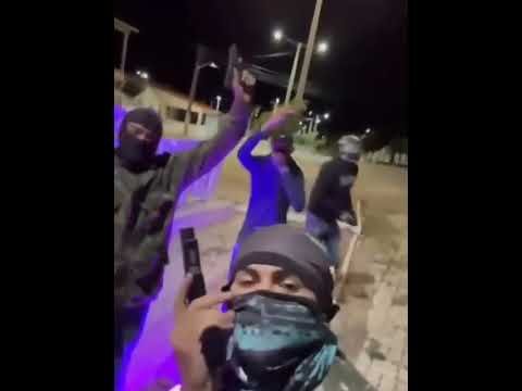 TRAFICANTES ESTÃO ANDANDO ARMADOS E TOCANDO O TERROR NO MEIO DA RUA NO CEARÁ!