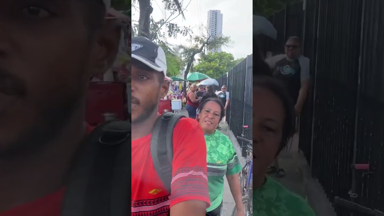 Mulher fica revoltada ao chegar no CRAS esaber que teve o bolsa família cortado ! Mulher fica revoltada ao chegar no CRAS esaber que teve o bolsa família cortado !