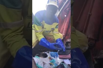 Gari se revolta ao encontrar Bíblia Sagrada jogada no lixo na Bahia!