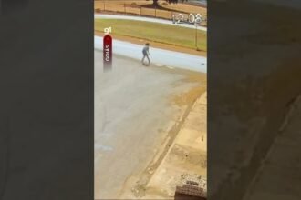 Mulher se joga de carro em movimento com medo de ser morta pelo marido, diz PM Mulher se joga de carro em movimento com medo de ser morta pelo marido, diz PM