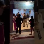Homem mata ex-mulher e ainda atira no carro da polícia em Minas Gerais! Homem mata ex-mulher e ainda atira no carro da polícia em Minas Gerais!