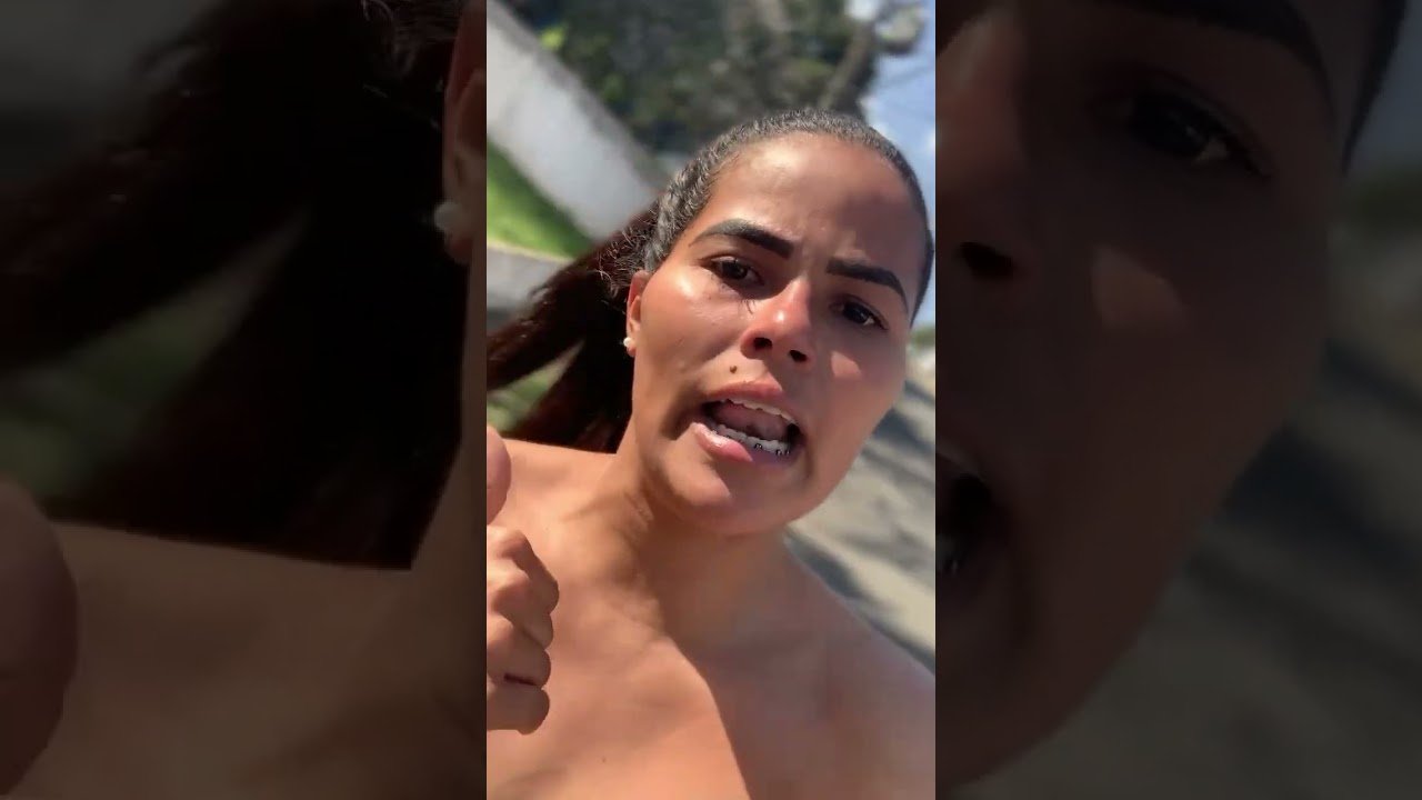 Hoje pela manhã a polícia civil junto com a guarda municipal invadiram a minha casa arrombaram o portão,atrás de uma pessoa que não mora lá! Hoje pela manhã a polícia civil junto com a guarda municipal invadiram a minha casa arrombaram o portão,atrás de uma pessoa que não mora lá!